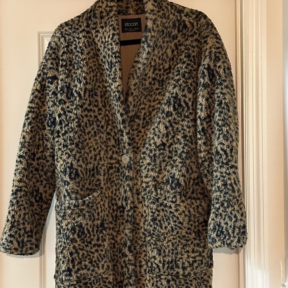Cheetah Print Sherpa Women’s Coat.  Size Large.